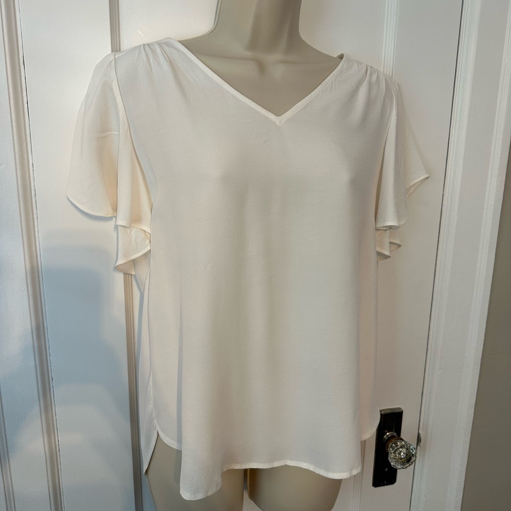 Women’s ivory Loft flutter sleeve top